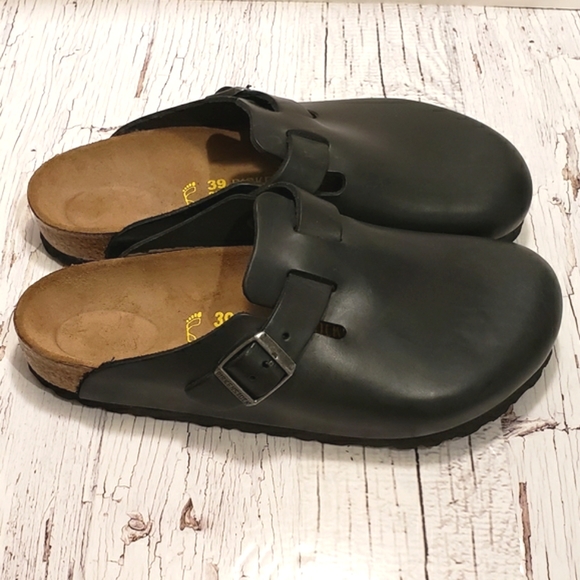 Birkenstock Shoes - Birkenstock Boston Black leather clogs size 39- 8 1/2 Regular width